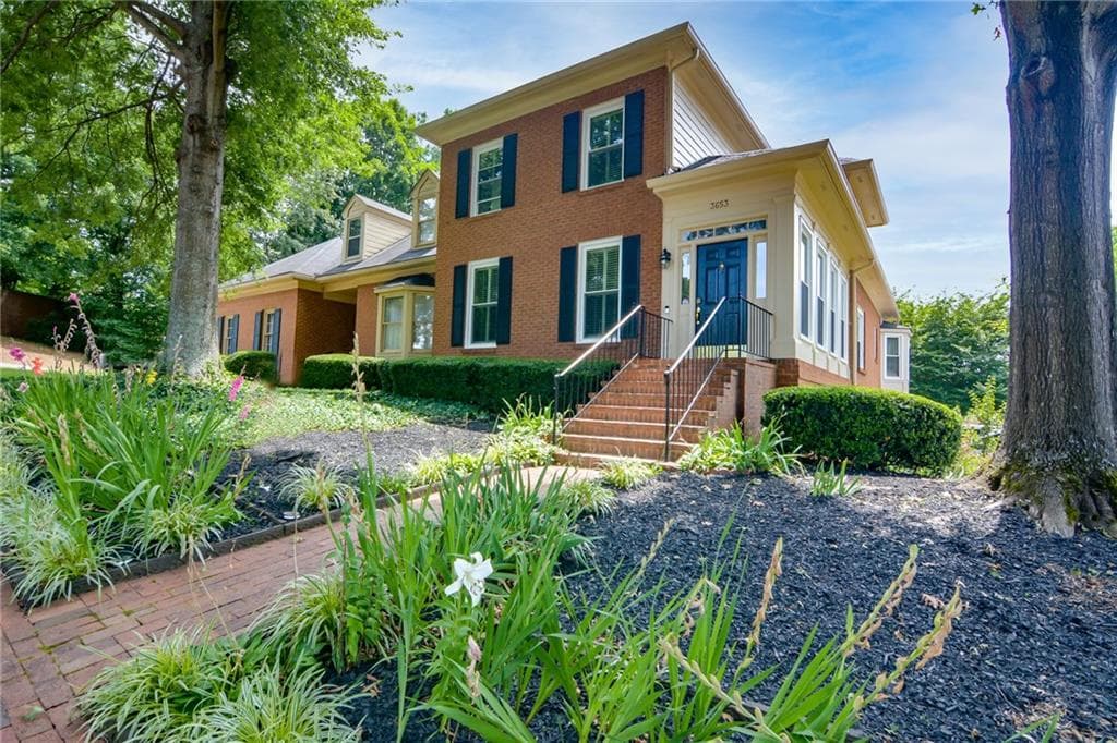 3 bedroom, 4 bathroom, 3,239 sq ft townhouse sold at 3653 Forest Hills Way, Peachtree Corners, GA 30092