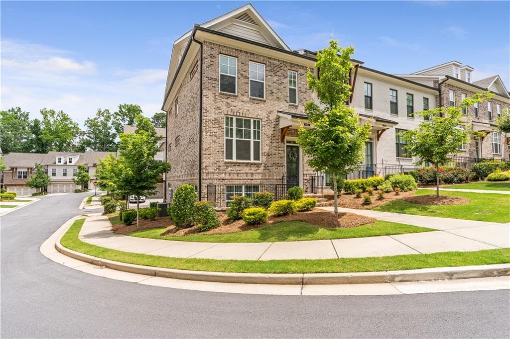 3 bedroom, 4 bathroom, 2,141 sq ft townhouse sold at 11962 Ashcroft Bend, Alpharetta, GA 30005