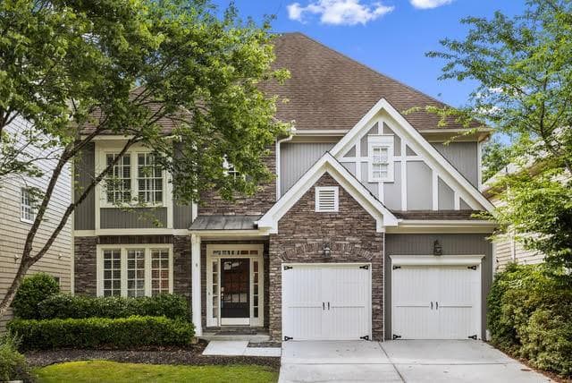 3 bedroom, 3 bathroom, 3,072 sq ft single family residence sold at 2498 Brookline Circle, Brookhaven, GA 30319
