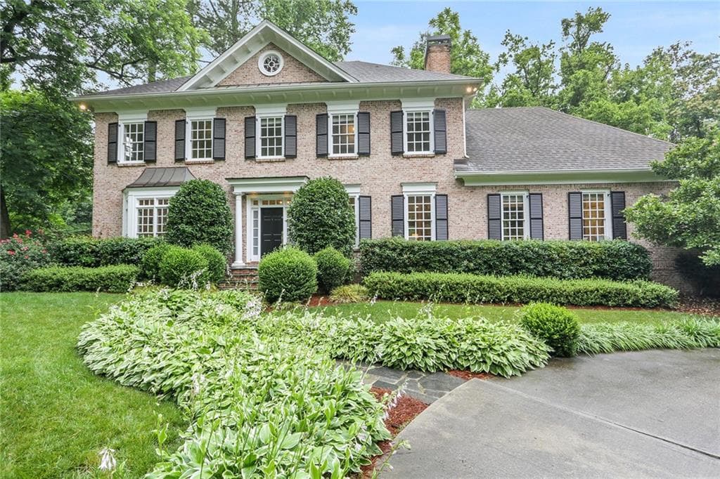6 bedroom, 5 bathroom, 5,948 sq ft single family residence sold at 4098 N STRATFORD Road, Atlanta, GA 30342