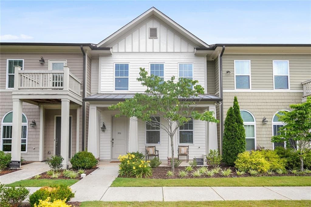 4 bedroom, 4 bathroom, 2,278 sq ft townhouse sold at 901 Proctor Ranch Drive, Atlanta, GA 30318
