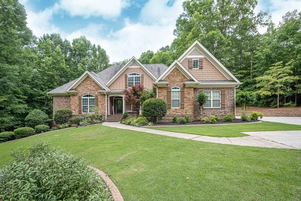 5 bedroom, 5 bathroom, 5,423 sq ft single family residence sold at 4703 Hartwell Drive, Douglasville, GA 30135