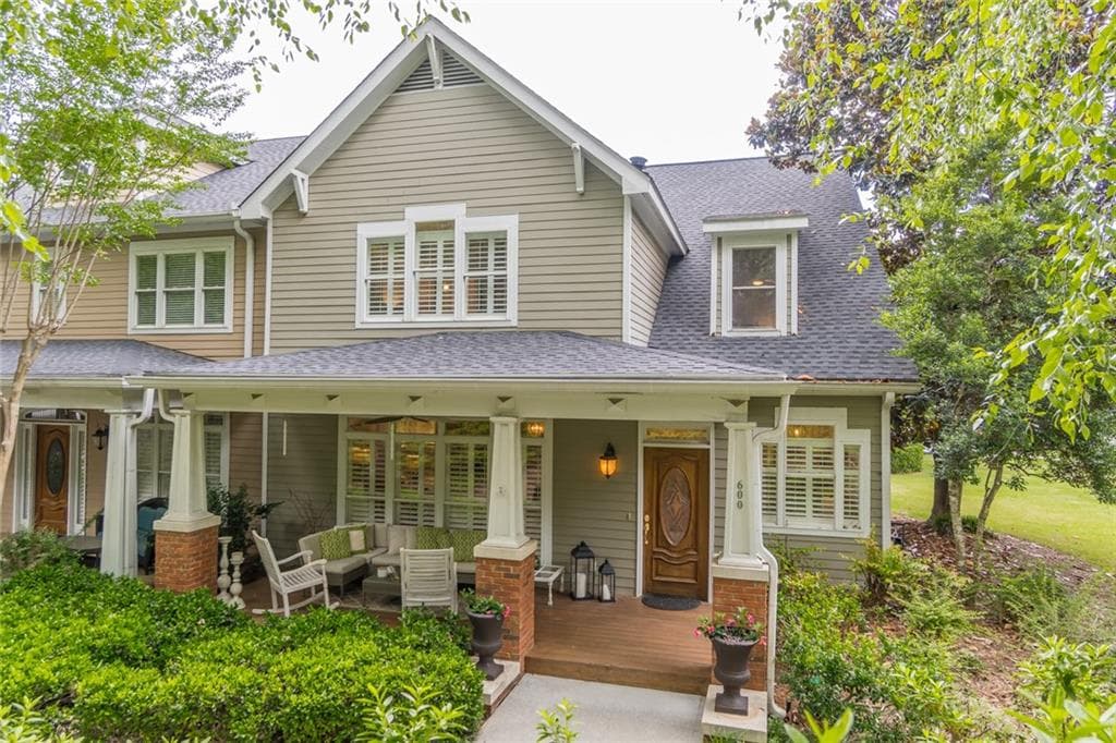 4 bedroom, 3 bathroom, 2,760 sq ft townhouse sold at 600 Independence Way, Roswell, GA 30075