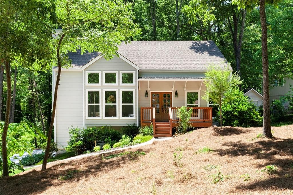 3 bedroom, 3 bathroom, 2,884 sq ft single family residence sold at 3582 Brookhill Circle, Marietta, GA 30062