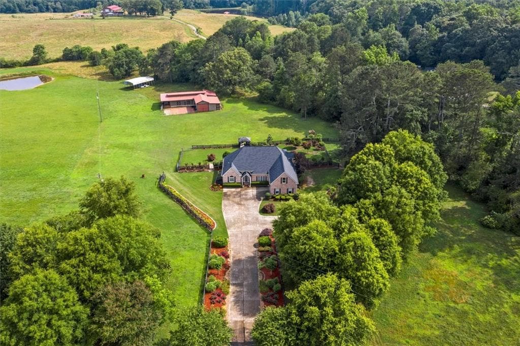 4 bedroom, 3 bathroom, 2,797 sq ft single family residence sold at 410 Winn Road, Douglasville, GA 30134