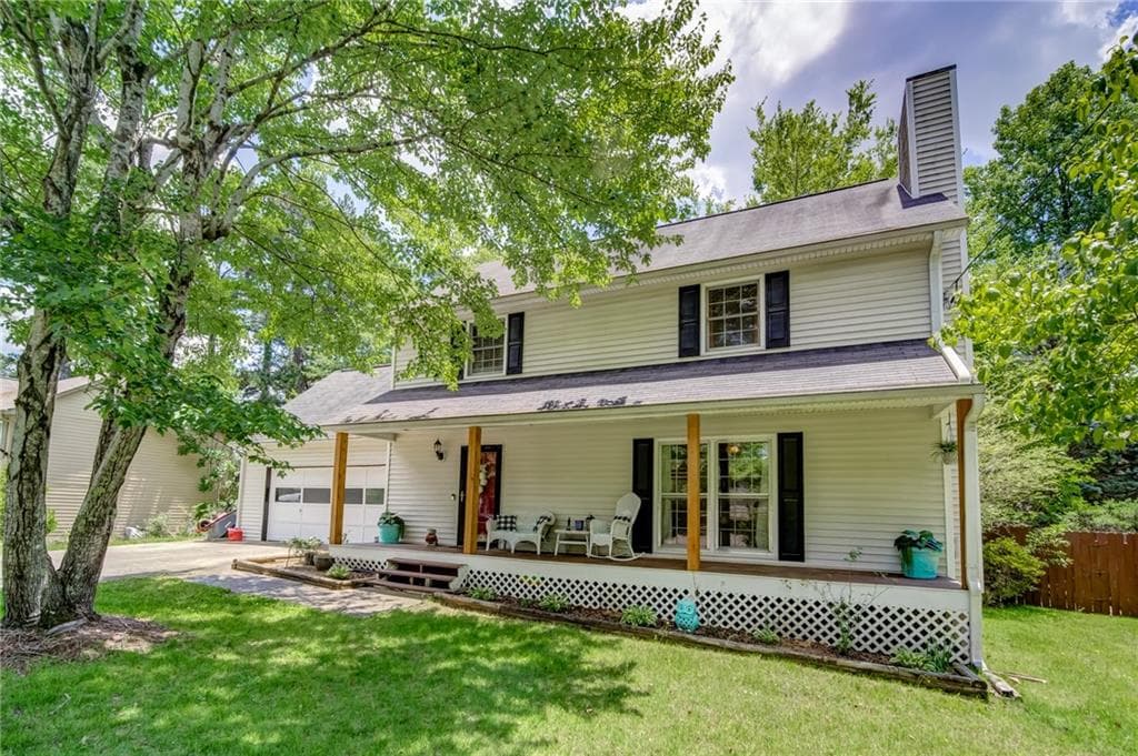 4 bedroom, 3 bathroom, 2,010 sq ft single family residence sold at 2533 Country Lake Circle, Powder Springs, GA 30127