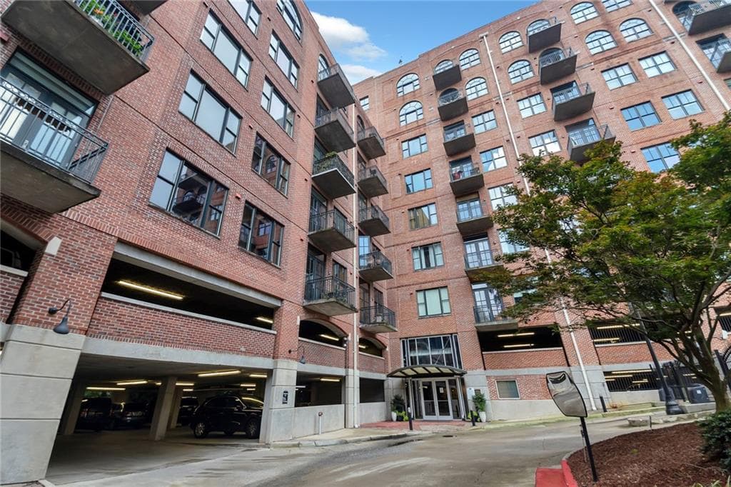 1 bedroom, 1 bathroom, 980 sq ft condominium sold at 3235 Roswell Road 502, Atlanta, GA 30305