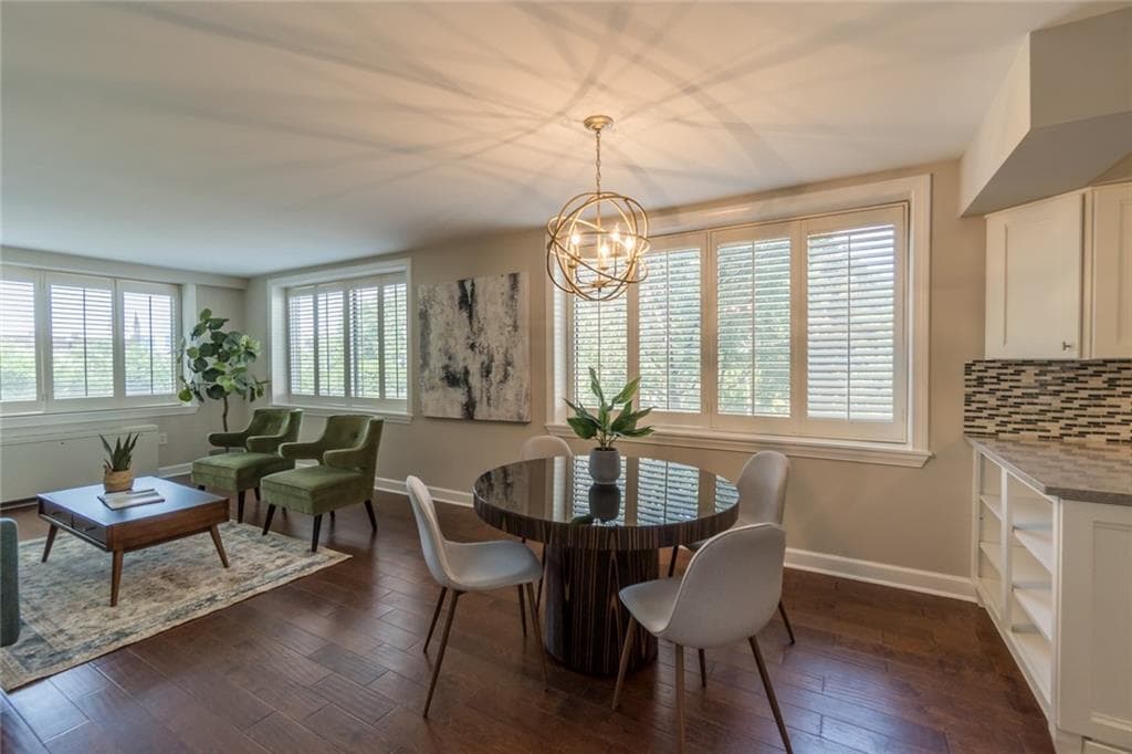 2 bedroom, 2 bathroom, 1,062 sq ft condominium sold at 2479 Peachtree Road 214, Atlanta, GA 30305