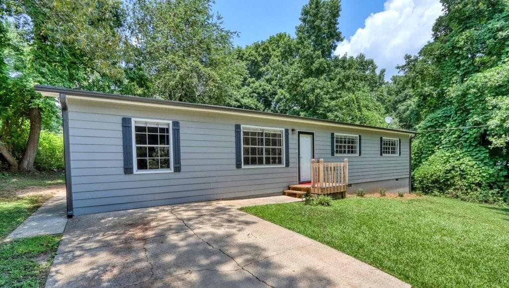 3 bedroom, 1 bathroom, 1,400 sq ft single family residence sold at 4621 BEN HILL Road, Douglasville, GA 30134