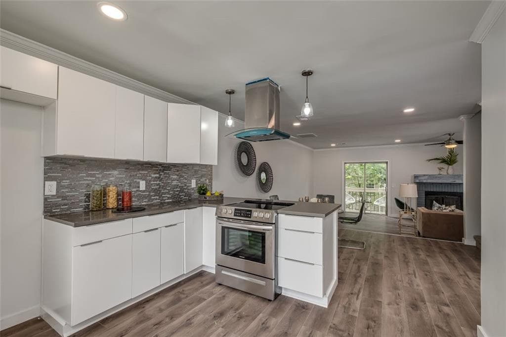 3 bedroom, 4 bathroom, 1,352 sq ft condominium sold at 46 Belmonte Circle, Atlanta, GA 30311