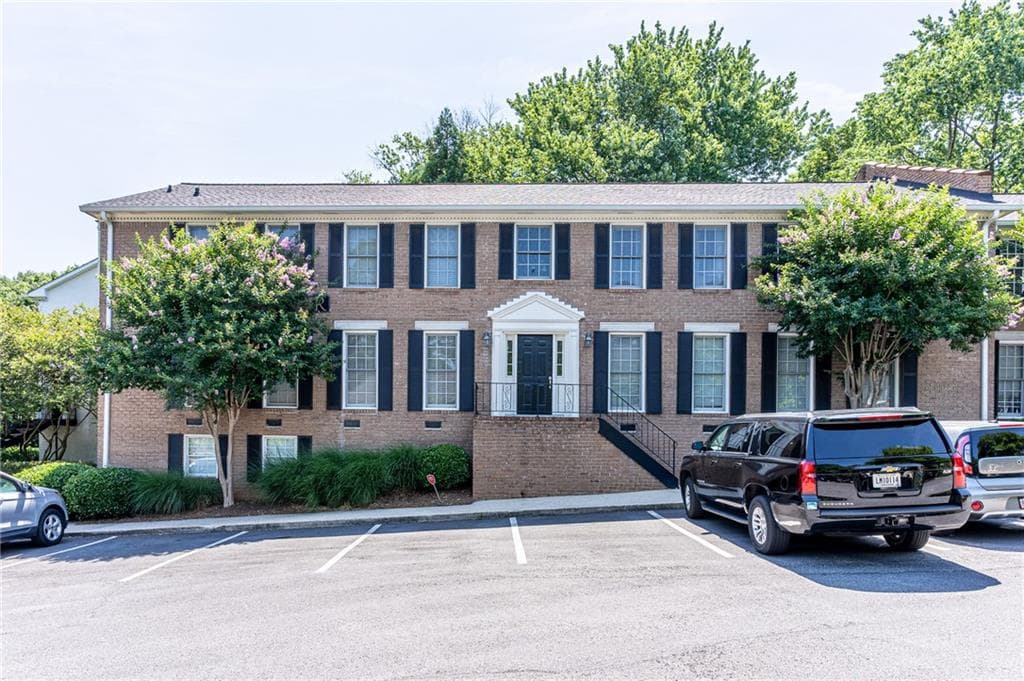 2 bedroom, 2 bathroom, 1,050 sq ft condominium sold at 1101 Collier Road R4, Atlanta, GA 30318