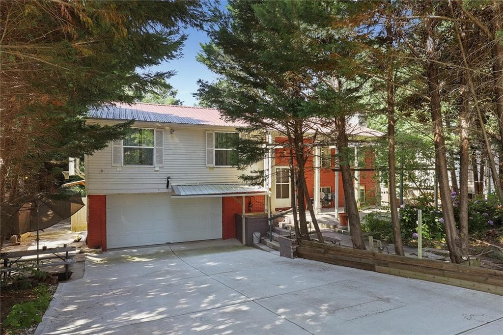 3 bedroom, 3 bathroom, 1,512 sq ft single family residence sold at 1365 Parkmont Dr, Roswell, GA 30076