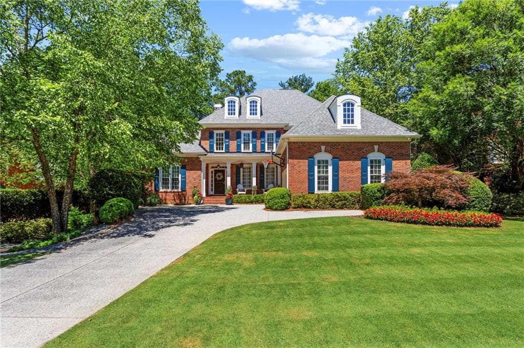 6 bedroom, 6 bathroom, 6,101 sq ft single family residence sold at 1500 Brookhaven Trace, Brookhaven, GA 30319