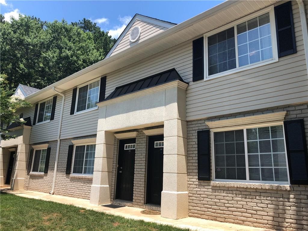 2 bedroom, 2 bathroom, 1,000 sq ft condominium sold at 6940 Roswell Road 15F, Roswell, GA 30328