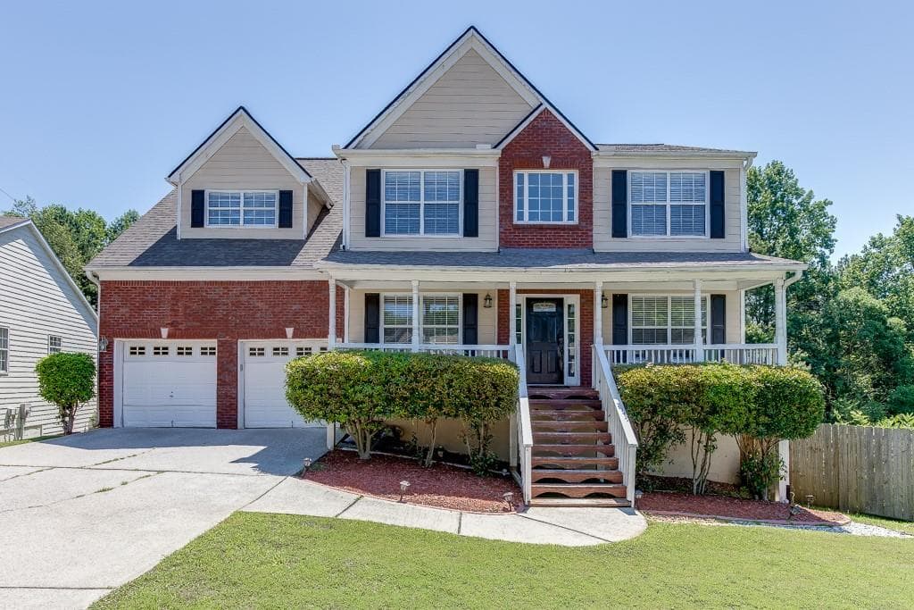4 bedroom, 3 bathroom, 3,201 sq ft single family residence sold at 981 Charles Hall Drive, Dacula, GA 30019