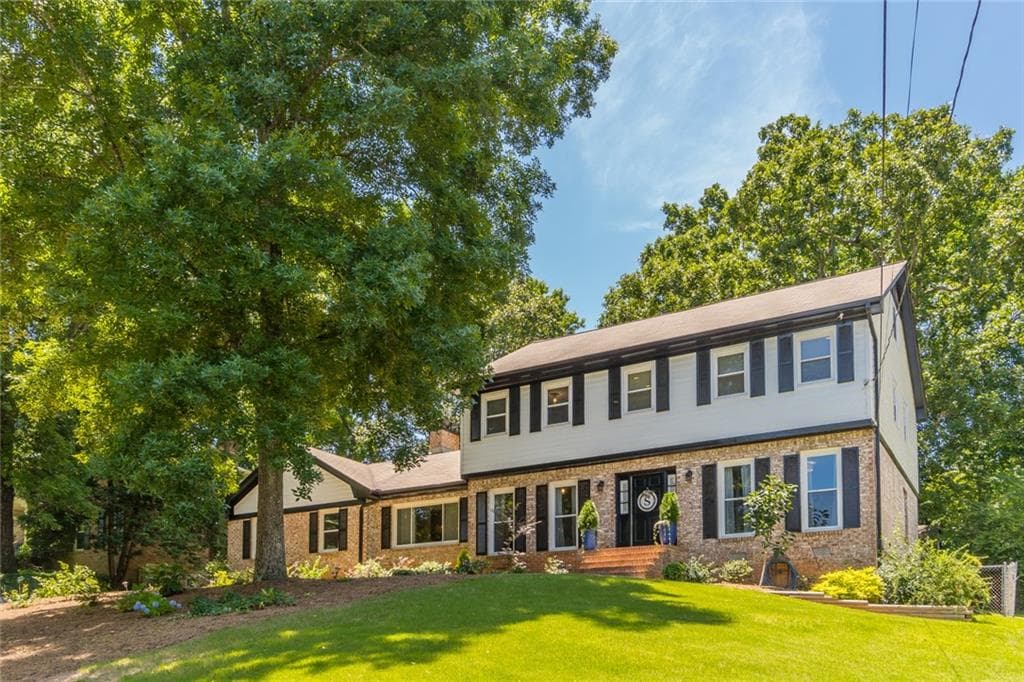 5180 Meadowlake Drive, Dunwoody, GA 30338 — most recent listing photo
