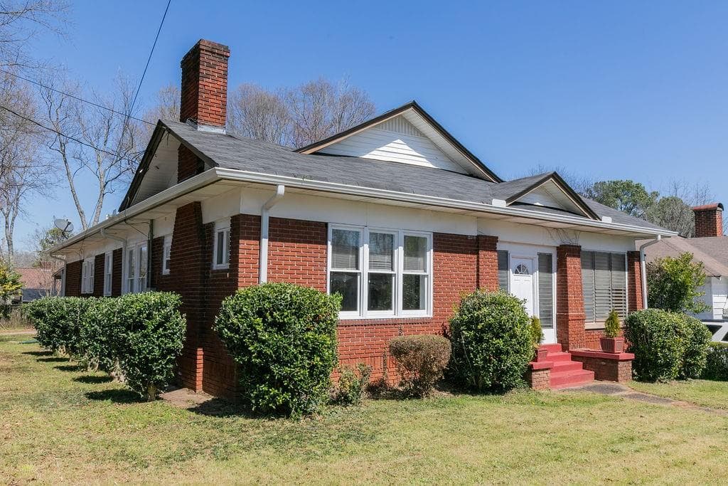 3 bedroom, 2 bathroom, 1,719 sq ft single family residence sold at 2064 Dunwoody Street, Atlanta, GA 30317