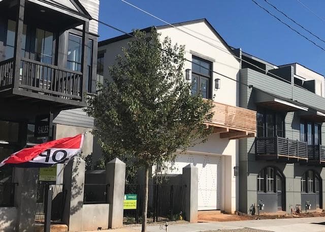 2 bedroom, 3 bathroom townhouse sold at 685 Fraser Street 55, Atlanta, GA 30315