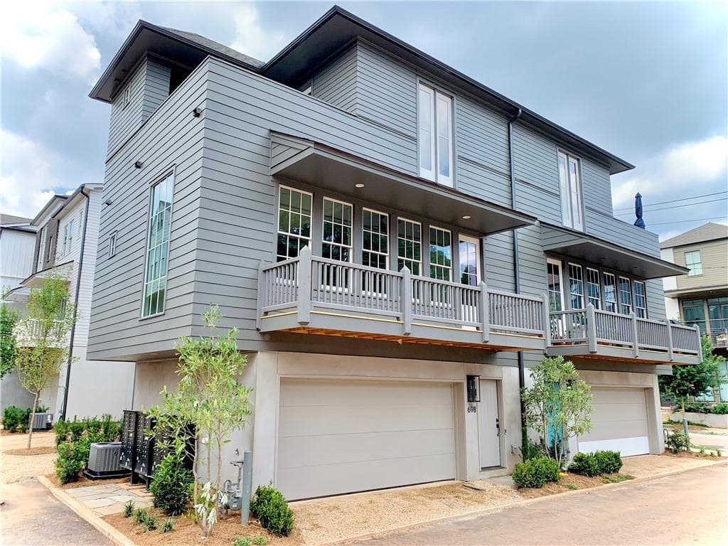 2 bedroom, 2 bathroom, 976 sq ft townhouse sold at 698 Exchange Street, Atlanta, GA 30315