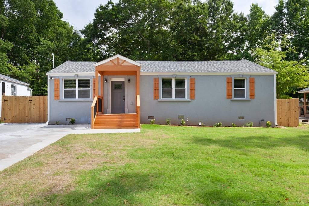 3 bedroom, 2 bathroom, 2,091 sq ft single family residence sold at 2548 Loghaven Drive, Atlanta, GA 30318
