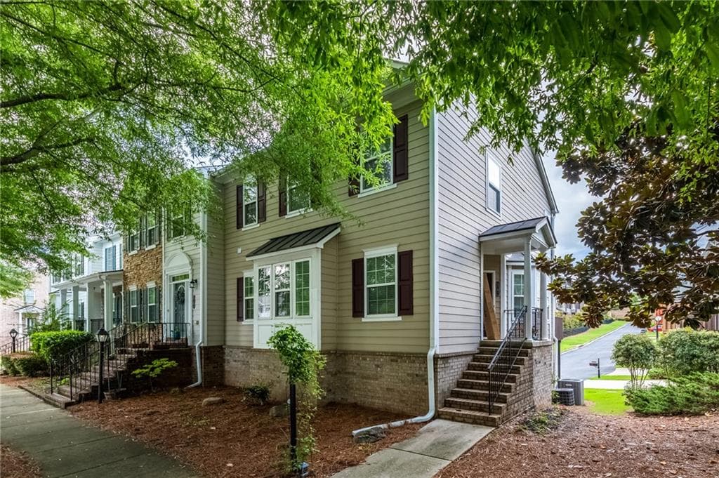 2 bedroom, 3 bathroom, 1,923 sq ft townhouse sold at 3761 Lake Point Boulevard, Suwanee, GA 30024