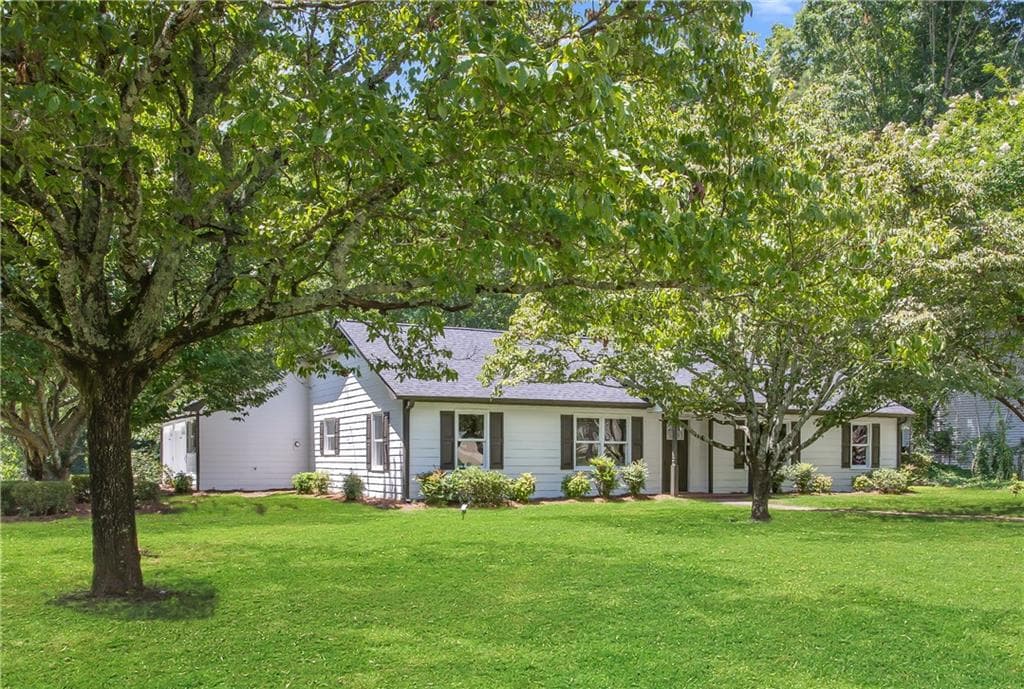 3 bedroom, 2 bathroom, 1,700 sq ft single family residence sold at 2790 Holly Ridge Circle, Marietta, GA 30062