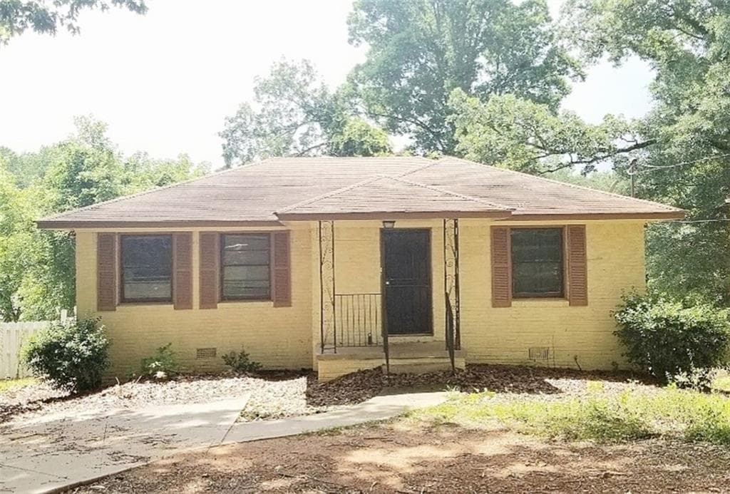 3 bedroom, 1 bathroom, 991 sq ft single family residence sold at 2361 BEECHER Road, Atlanta, GA 30311