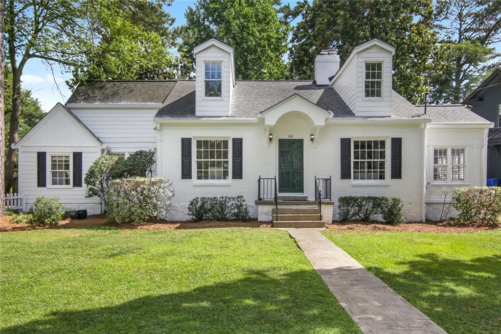 3 bedroom, 3 bathroom, 2,501 sq ft single family residence sold at 834 Glenbrook Drive, Atlanta, GA 30318