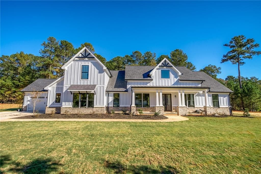 5 bedroom, 5 bathroom, 3,195 sq ft single family residence sold at 404 Fox Valley Drive, Monroe, GA 30656