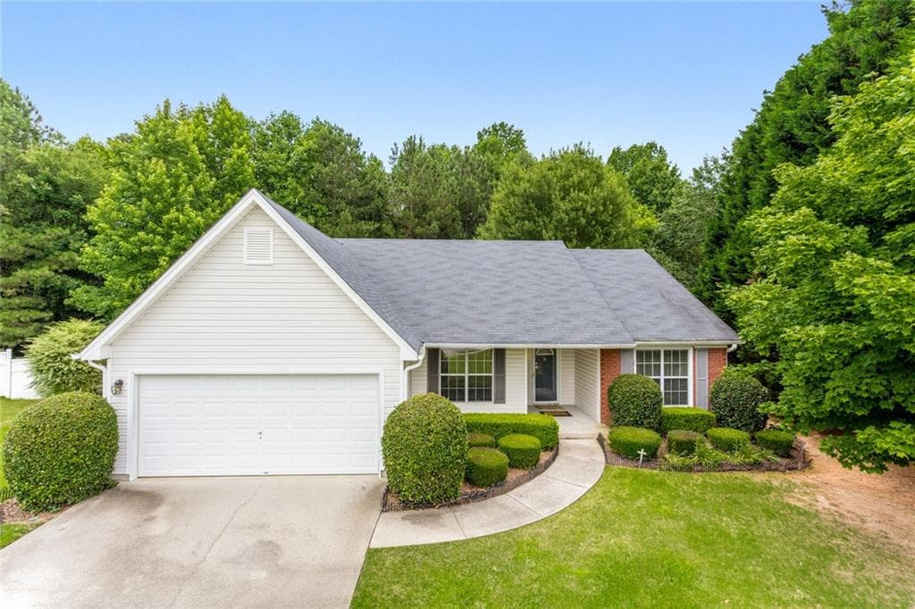 3 bedroom, 2 bathroom, 1,555 sq ft single family residence sold at 3333 HARMON RIDGE Court, Buford, GA 30519