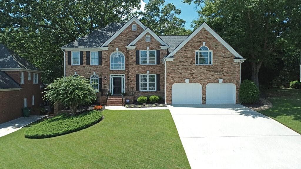 6 bedroom, 5 bathroom, 4,923 sq ft single family residence sold at 4515 Outlook Drive, Marietta, GA 30066
