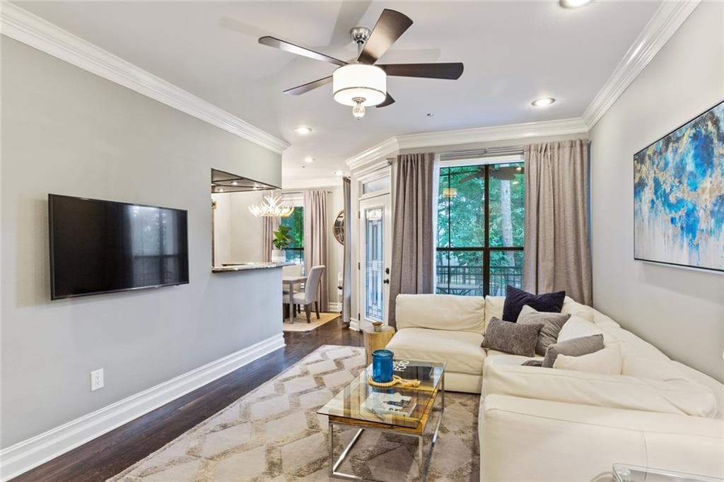 1 bedroom, 1 bathroom, 919 sq ft condominium sold at 3777 Peachtree Road 1215, Brookhaven, GA 30319