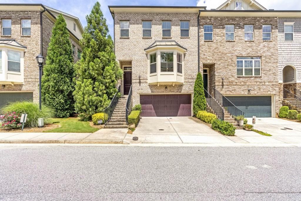 4 bedroom, 4 bathroom, 2,902 sq ft townhouse sold at 2153 W Village Lane, Smyrna, GA 30080