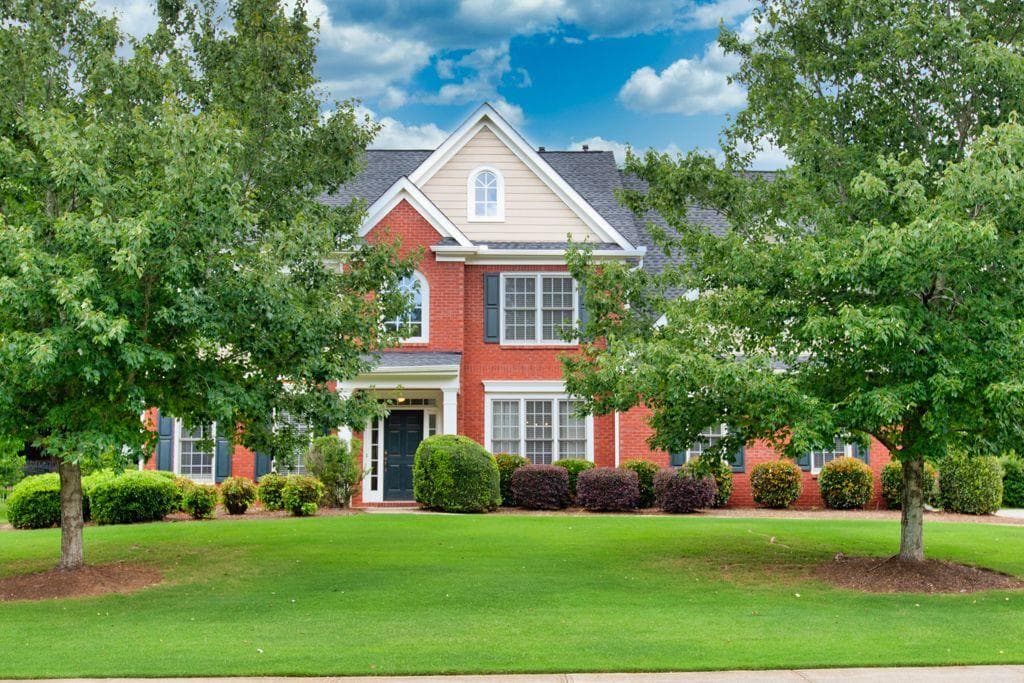 4 bedroom, 3 bathroom, 3,098 sq ft single family residence sold at 3903 Lost Oak Drive, Buford, GA 30519