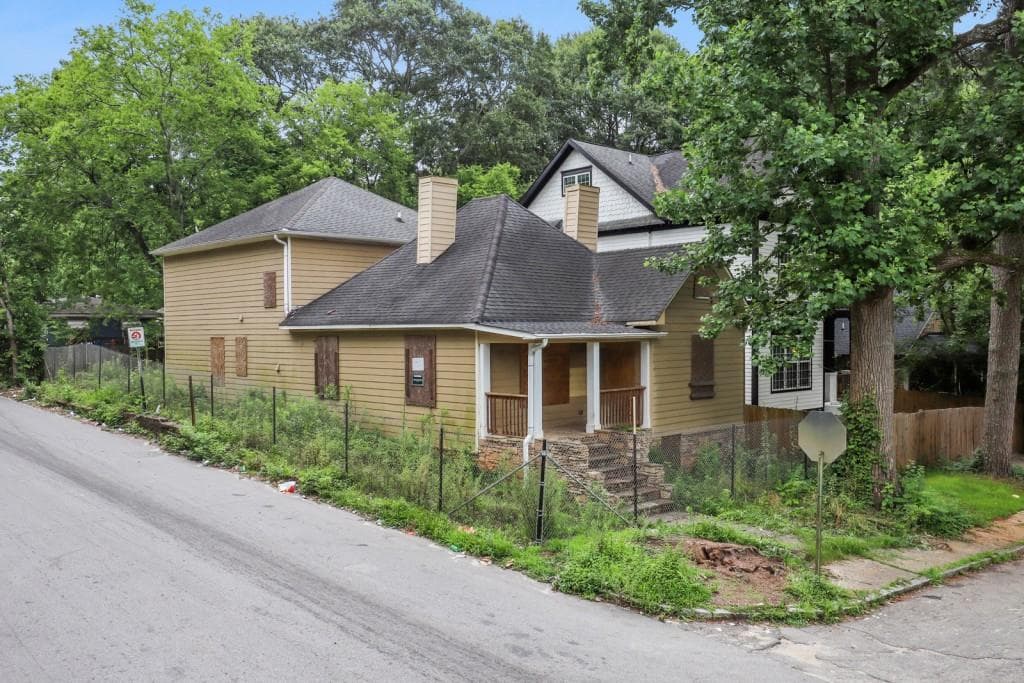 5 bedroom, 3 bathroom, 1,512 sq ft single family residence sold at 517 Cairo Street, Atlanta, GA 30314