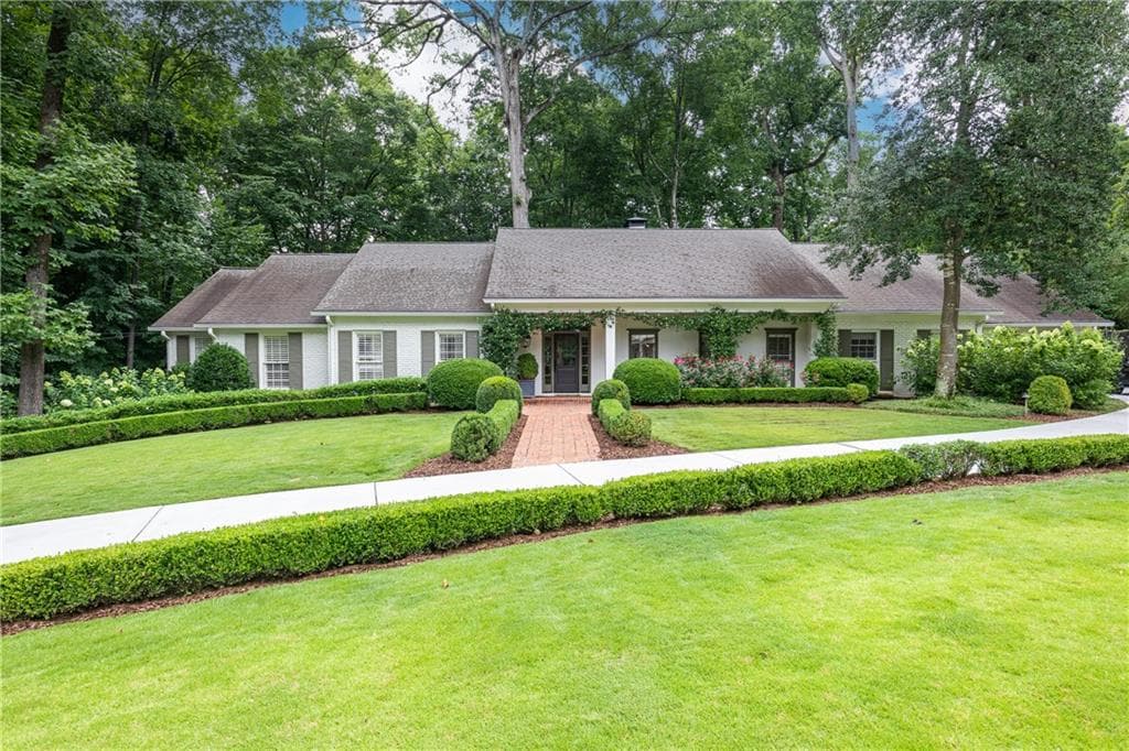5 bedroom, 6 bathroom, 5,233 sq ft single family residence sold at 3673 Castlegate Drive, Atlanta, GA 30327