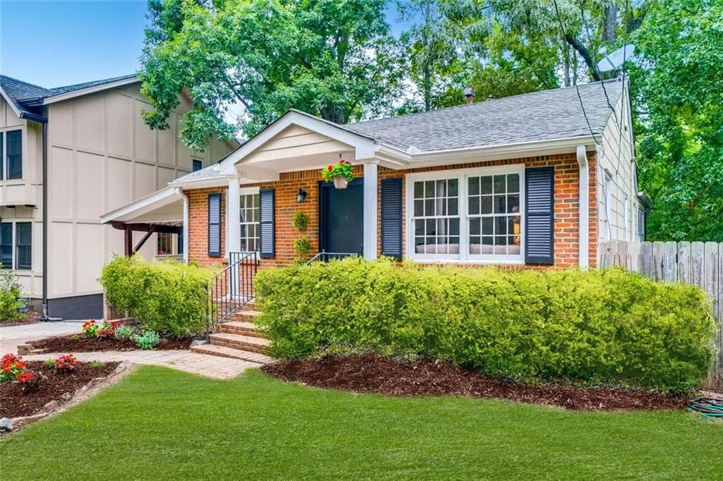 3 bedroom, 2 bathroom, 2,496 sq ft single family residence sold at 27 Honour Circle, Atlanta, GA 30305
