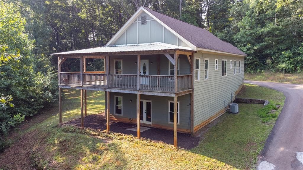 3 bedroom, 2 bathroom, 1,456 sq ft single family residence sold at 4870 Chestatee Heights Road, Gainesville, GA 30506