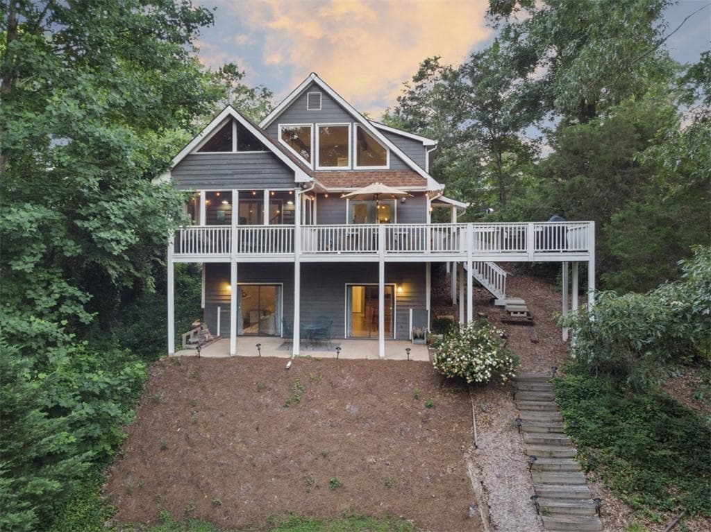 3 bedroom, 3 bathroom, 2,428 sq ft single family residence sold at 9185 Ponderosa Trail, Gainesville, GA 30506