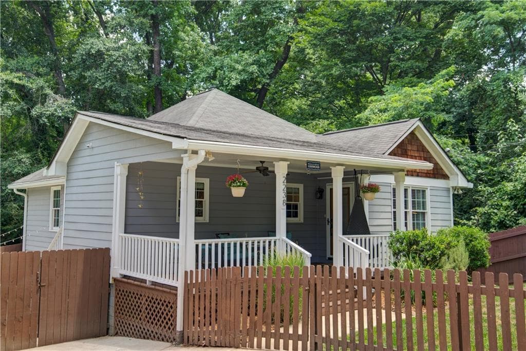 3 bedroom, 1 bathroom, 1,115 sq ft single family residence sold at 2238 Ridgedale Road, Atlanta, GA 30317