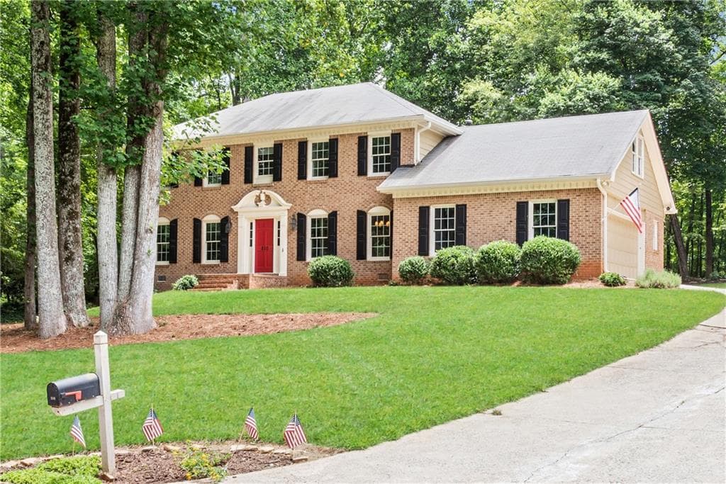 210 Hollyridge Way, Roswell, GA 30076 — most recent listing photo