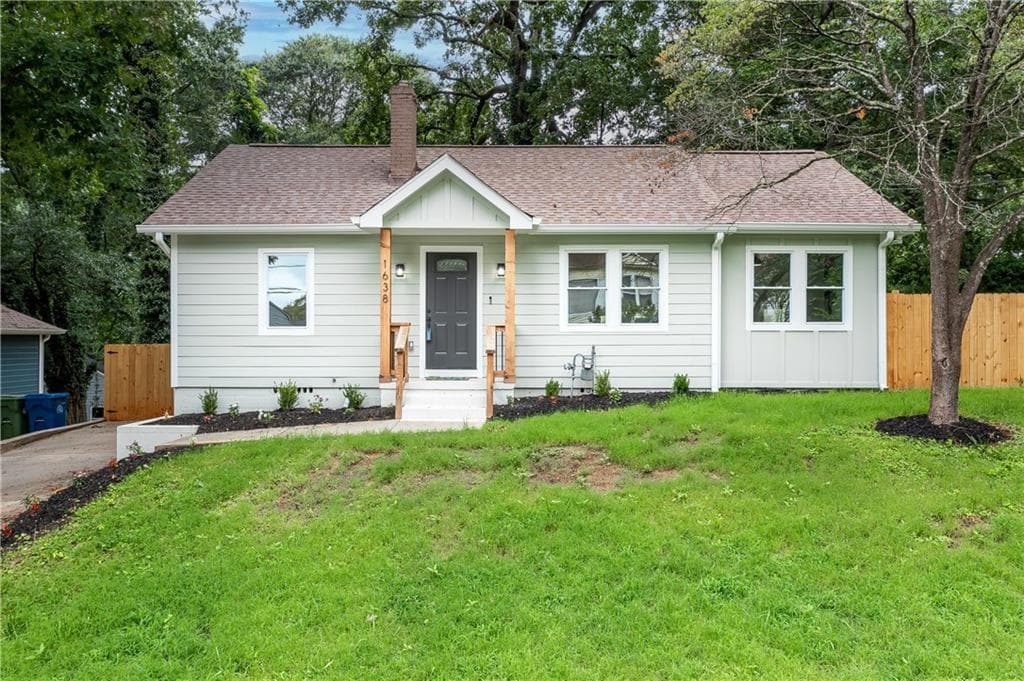 3 bedroom, 2 bathroom, 1,500 sq ft single family residence sold at 1638 Oak Knoll Circle, Atlanta, GA 30315
