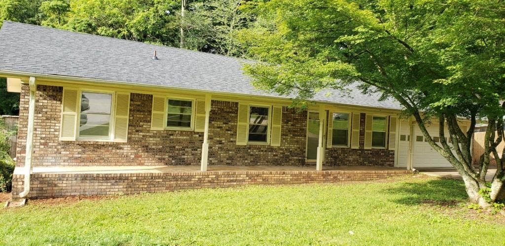 3 bedroom, 2 bathroom, 1,210 sq ft single family residence sold at 3881 Tommy Drive, Powder Springs, GA 30127