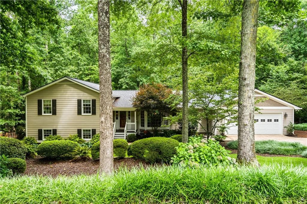 4 bedroom, 4 bathroom, 3,504 sq ft single family residence sold at 315 Waverly Hall Drive, Roswell, GA 30075