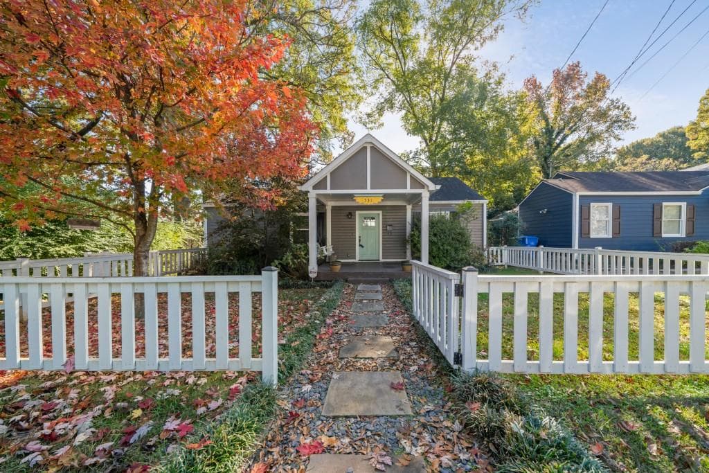 2 bedroom, 2 bathroom, 884 sq ft single family residence sold at 531 Meade Street, Atlanta, GA 30315