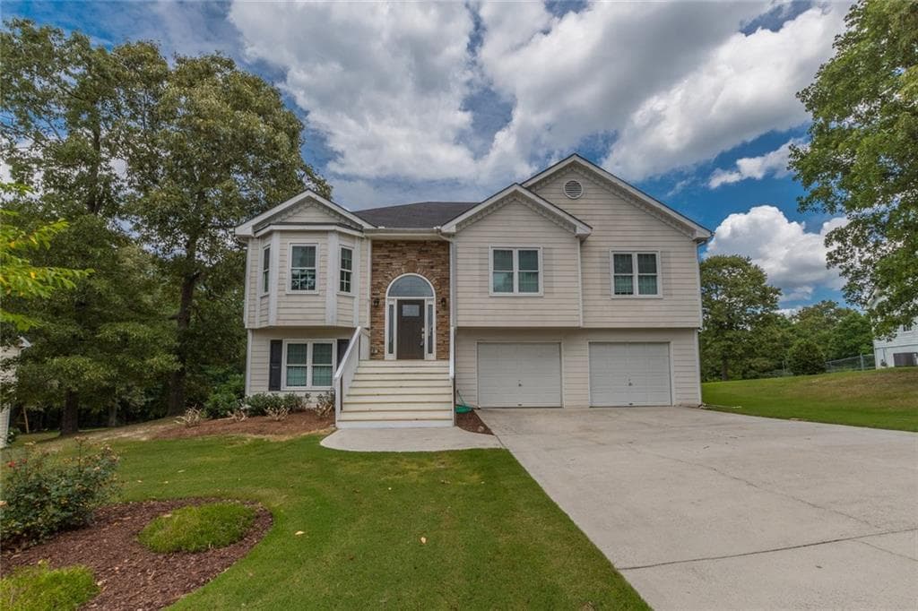 3 bedroom, 3 bathroom, 2,119 sq ft single family residence sold at 1663 Cagle Court, Lawrenceville, GA 30045