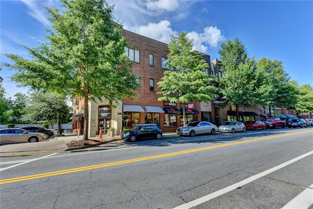 2 bedroom, 2 bathroom, 1,174 sq ft condominium sold at 1430 Dresden Drive B235, Brookhaven, GA 30319