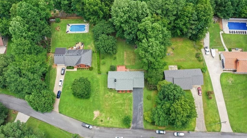 3 bedroom, 2 bathroom, 1,274 sq ft single family residence sold at 909 Pinedale Terrace, Sugar Hill, GA 30518
