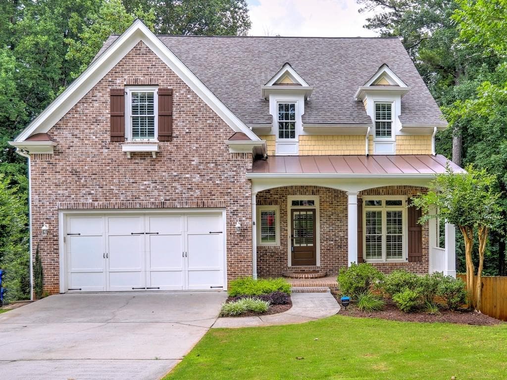 5 bedroom, 4 bathroom, 4,419 sq ft single family residence sold at 2855 Parkridge Drive, Brookhaven, GA 30319