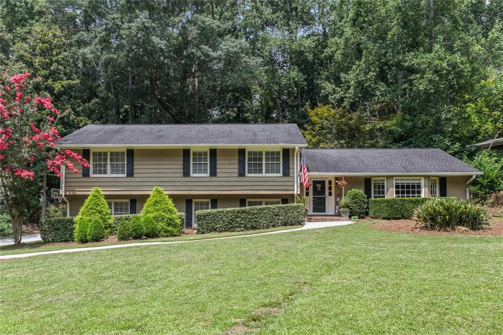4 bedroom, 3 bathroom, 2,480 sq ft single family residence sold at 1270 Northshore Drive, Roswell, GA 30076